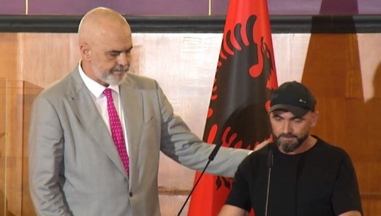 Anri Kashiku u shpall 'Dëshmor i Atdheut', i ati: Dhimbje e madhe, s'do harrohet nga asnjë familje shqiptare 