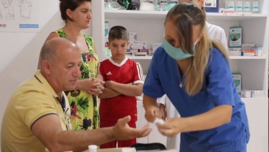 Rritja e infektimeve me Covid-19, apeli i ministres së Shëndetësisë nga Pogradeci: Vaksinohuni me dozën përforcuese