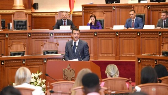 Edicioni i 9-të i Parlamentit Frankofon në Tiranë, Veliaj përshëndet në gjuhën frënge sesionin e hapjes plenare: Është viti i lidhjeve mes të rinjve nga mbarë bota