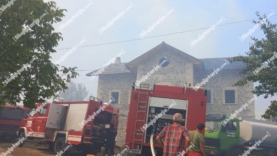 Zjarri në Orosh të Mirditës, ndërhyet me helikopter, rrezikohen 3 banesa