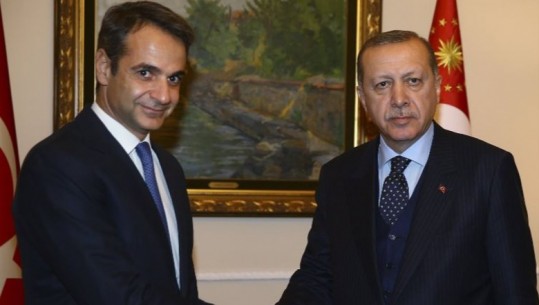 Mitsotakis-Erdoganit : Duhet të merret me ekonominë turke në vend që të ringjallë fantazitë neo-otomane