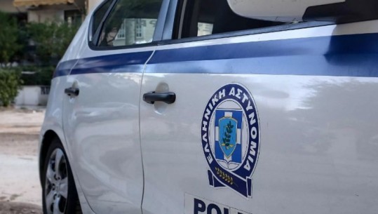 Greqi/Masakroi me thikë gruan, 40-vjeçarja shqiptare e kishte paditur dy herë burrin e dhunshëm, fqinjët: E kapi nga flokët dhe e tërhoqi zvarrë