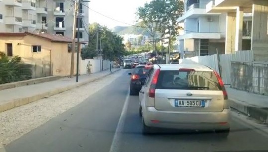 Ardhja e emigrantëve rëndoi trafikun në Vlorë, disa akse kanë më tepër fluks automjetesh