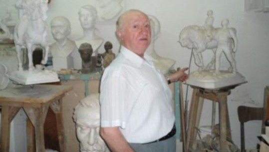 Shuhet Thanas Papa, skulptori i njohur me jetë të trazuar! U ndëshkua se u dashurua me vajzën e shokut të Leninit