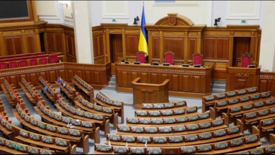 Deputeti ukrainas dorëzon projekt-rezolutën për njohjen e pavarësisë së Kosovës: Ukraina mbështet demokracinë kudo në botë