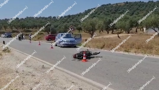 Aksident në Vlorë, mjeti përplaset me motorin! Drejtuesi i motomjetit në gjendje të rëndë (VIDEO) 
