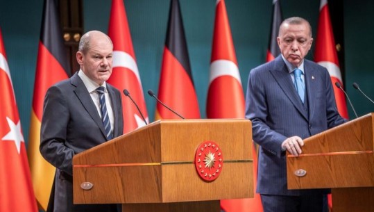 Tensionet Turqi- Greqi/ Erdogan akuzon Gjermaninë dhe Francën: Janë instrumente të propagandës greke