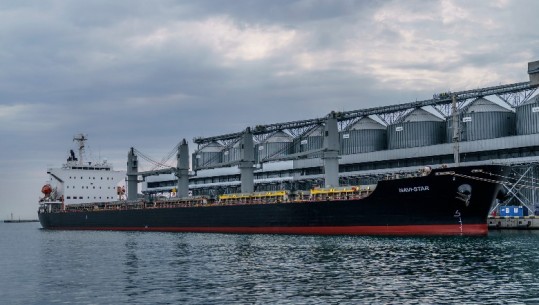 Anija me grurë nga Ukraina drejt Shqipërisë, të mërkurën mbërrin në Portin e Durrësit