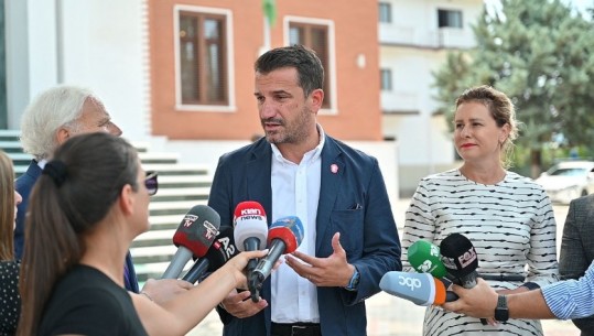 Veliaj: Kemi ndërtuar 40 shkolla të reja në Tiranë, 12 i hapim këtë vit shkollor! Rekord që i jep fund mësimit me dy turne