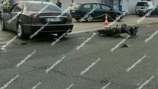 Aksident në Lezhë, makina përplaset me çiklomotorin, 1 i plagosur