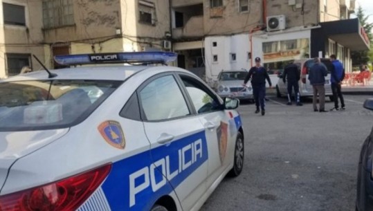 E kapën 'tapë' në timon, arrestohet efektivi i policisë në Tiranë