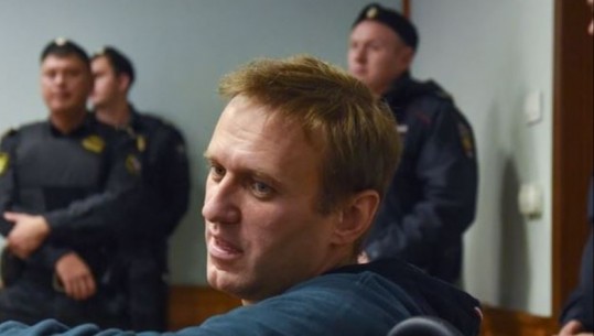 Alexei Navalny futet në izolim: I vetmi vend në burg ku nuk lejohet cigarja! Nuk marr asnjë vizitë, mezi marr ajër