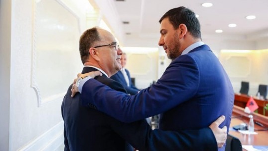 Begaj takohet me kreun e PDK-së! Krasniqi vlerëson presidentin për angazhimin e Shqipërisë për Kosovën