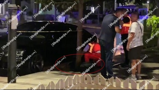 Viktima i shtrirë në trotuar, Report Tv sjell pamje nga vrasja në Elbasan  (VIDEO)