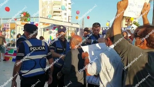 Incident në Panairin e Librit në Durrës, muxhahedinët e MEK sulm stendës së një pjesëmarrësi, e akuzojnë si propagandues kundër tyre