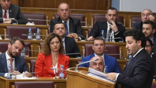 Seanca për rrëzimin e qeverisë, Abazoviçi ofron ristrukturimin e saj! 9 deputetë nënshkruajnë iniciativën 