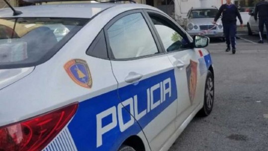 Goditën me thikë 21-vjeçarin, shpallen në kërkim dy adoleshentë në Vlorë