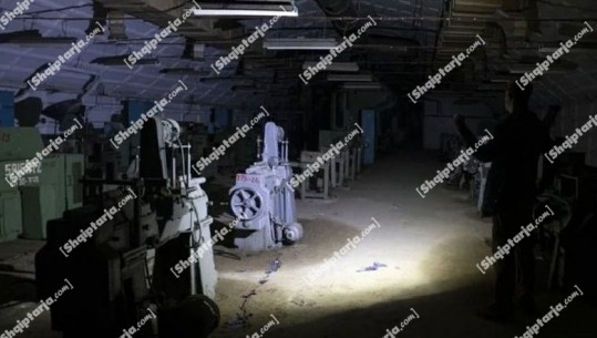 FOTOT/ Brenda fabrikës së armatimeve të Poliçanit ku u kapën turistët çekë, labirinte ku mund të humbësh e porta 6 metra të larta që ruajnë sekretet e tuneleve
