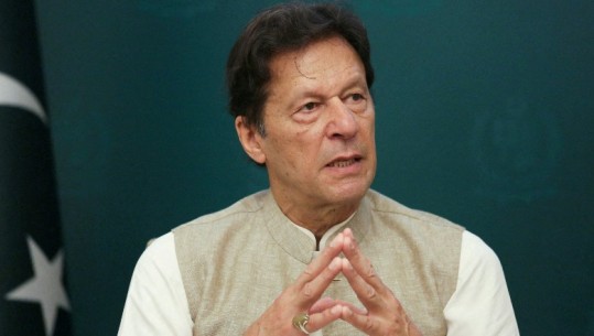 Ish kryeministri i Pakistanit dënohet me tre vjet burg, Khan mohon akuzat për korrupsion