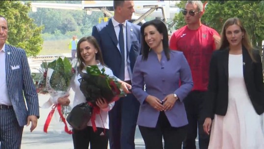 U shpall kampione Europe, Luiza Gega pritet me ceremoni në Rinas