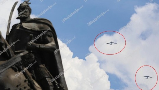Spektakël nga dy avionë amerikanë B-52 në qiellin e Tiranës! Qytetarët ndjekin shfaqjen nga sheshi 'Skënderbej'! Kim për incidentin në Gramsh: Presim hetimet (VIDEO)