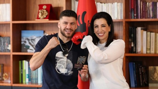 Dy ditë para sfidës së madhe në ‘Air Albania’, Ministrja e Sportit pret boksierin Florian Marku: Uroj që kampioni kuqezi të na dhurojë fitoren