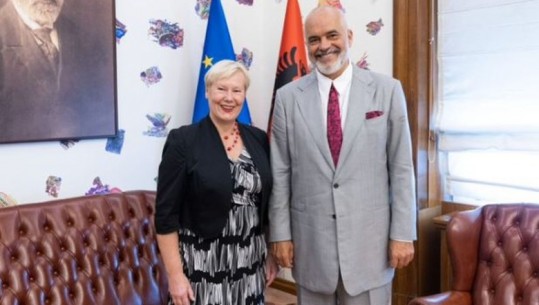 Ambasadorja e BE-së takon Ramën: E kënaqur për shkëmbimin tonë të parë për procesin e anëtarësimit! Do të mbështesim Shqipërinë