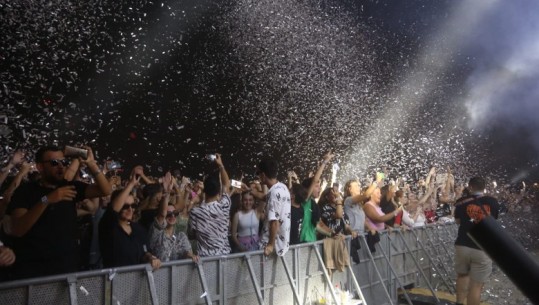 DJ-të me famë botëror 'ndezin' skenën e Sunny Hill në natën e dytë, FOTO nga festivali