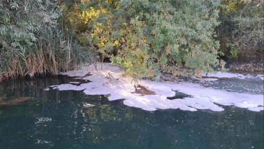 Incident ekologjik në Bunë, artikulli i ‘Vijesti’: Derdhen ujërat e zeza nga Shqipëria