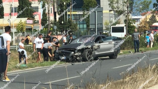 Aksident i rëndë në mes të autostradës në Tiranë, përplasen dy mjete! Disa të lënduar (VIDEO) 