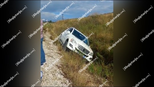 Aksident në Vlorë, makina del nga rruga! Nuk ka të lënduar (VIDEO)