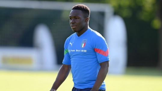 18 vjeç por shkëlqeu me Italinë, Leeds blen në orët e fundit të merkatos ish-futbollistin e Interit