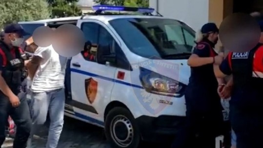 Transportonte emigrantë të paligjshëm dhe tentoi të korruptonte punonjësit e policisë, arrestohet 52-vjeçari në Tepelenë
