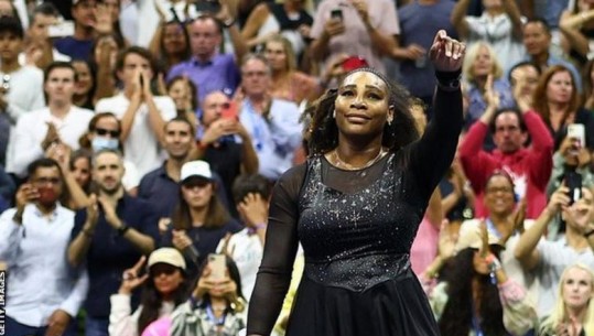 Humbja nuk zbeh shkëlqimin e mbrëmjes! Serena Williams e mbyll karrierën 27-vjeçare! Fjalimi emocionues në Nju Jork: Mirënjohje për prindërit (VIDEO)