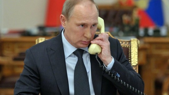 Putin, presidenti 'antisocial' që nuk ka as celular, ja si lindi 'fobia' e tij për teknologjinë