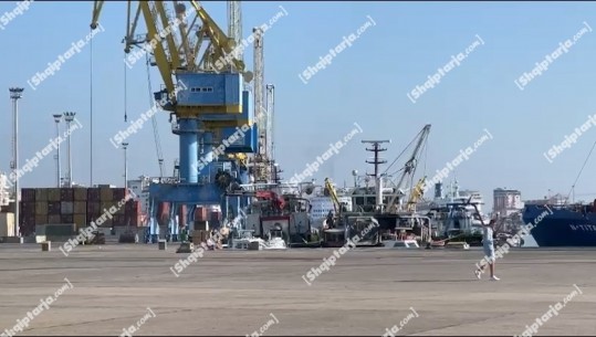 Antikontrabanda Detare në Durrës bllokon peshkarexhën 'Leon' me 50 mijë litra naftë, do hidhej në treg! Pranga kapitenit e marinarit