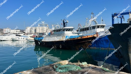Antikontrabanda Detare në Durrës bllokon peshkarexhën 'Leon' me 25 mijë litra naftë, do hidhej në treg! Pranga kapitenit e marinarit