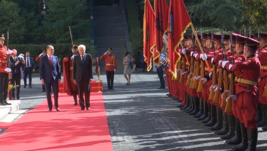 Presidenti italian Sergio Mattarella në Tiranë: E ardhmja e Shqipërisë në Europë, BE pa Ballkanin, e paplotë! Begaj: Mirëpresim investimet e Italisë