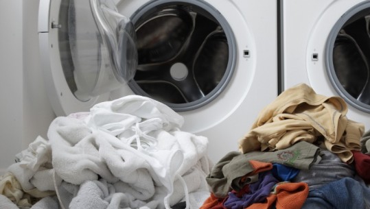 Nuk duhet vënë lavatriçja më shumë se 8 herë në muaj, kujdes me larjen e pjatave! Ja si duhet të kurseni energjinë (FOTO)