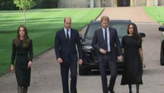 Homazhe për Mbretëreshën Elizabeth II në 'Kështjellën Windsor', mbërrijnë William, Kate, Harry dhe Meghan, përshëndesin njerëzit e pranishëm   