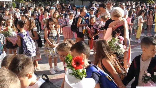 Sezoni i ri shkollor në Lushnjë, në 3 shkolla bëhet mësim me dy turne! 300 nxënës më pak se një vit më parë