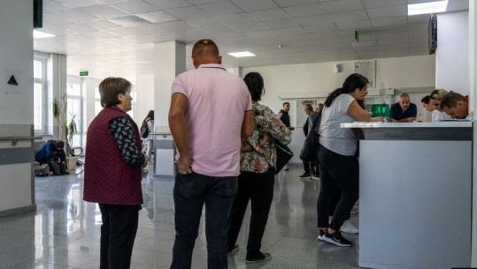 Reportazh/ Në spitalin e Prishtinës, pacientë të ndryshëm do të duhet të presin deri në tre vjet për shërbim