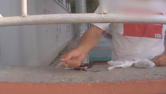 '500 lekë për cigaren e hashashit', skandal në shkollën në Tiranë! Ja sa lehtësisht shitet droga brenda ambienteve të saj (VIDEO)