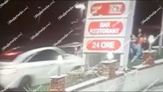 VIDEO/ Momenti kur 31-vjeçari me ‘Benz-in’ luksoz me targa angleze përplas 3 këmbësorët në Berat