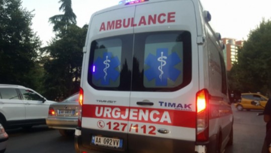 Sherr mes fqinjëve për një tub uji, plagoset me thikë një person në Tiranë! Arrestohet autori