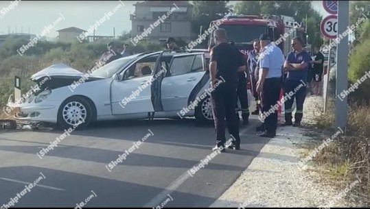 Aksident në Vlorë, makina përplaset me shtyllën! Arrestohet shoferi, ishte i dehur! Plagosen 5 persona, mes tyre gruaja dhe 2 fëmijët e tij (VIDEO)