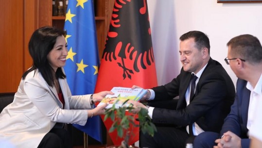 Abetare e Përbashkët edhe për nxënësit shqiptarë në Malin e Zi? Ministrja e Arsimit takon homologun Miomir Vojinoviç
