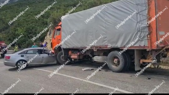Kamioni zë nën rrota makinën në Lepenicë të Vlorës, një i plagosur (VIDEO+FOTO)