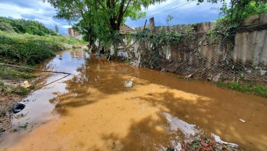 Përmbytje edhe në Kosovë, evakuime të banorëve në disa zona në Gjakovë