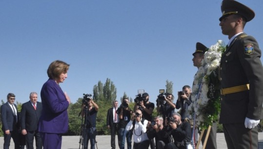 Vizita në Armeni, Nancy Pelosi nderon viktimat armene të masakrave të epokës otomane